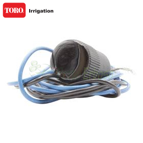 Solenoide de 24 V con cables azul y negro para sistema de riego sobre banco de trabajo