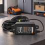 WORX WA3755.1 10 m 20V Netzteil mit langem Kabel auf Werkbank