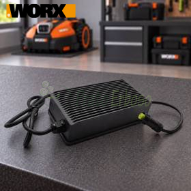 Alimentation 28 V WA3796 avec câbles pour outils WORX sur plan de travail