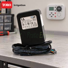 Alimentatore 24V 102-4738 nero con cavo su banco da lavoro